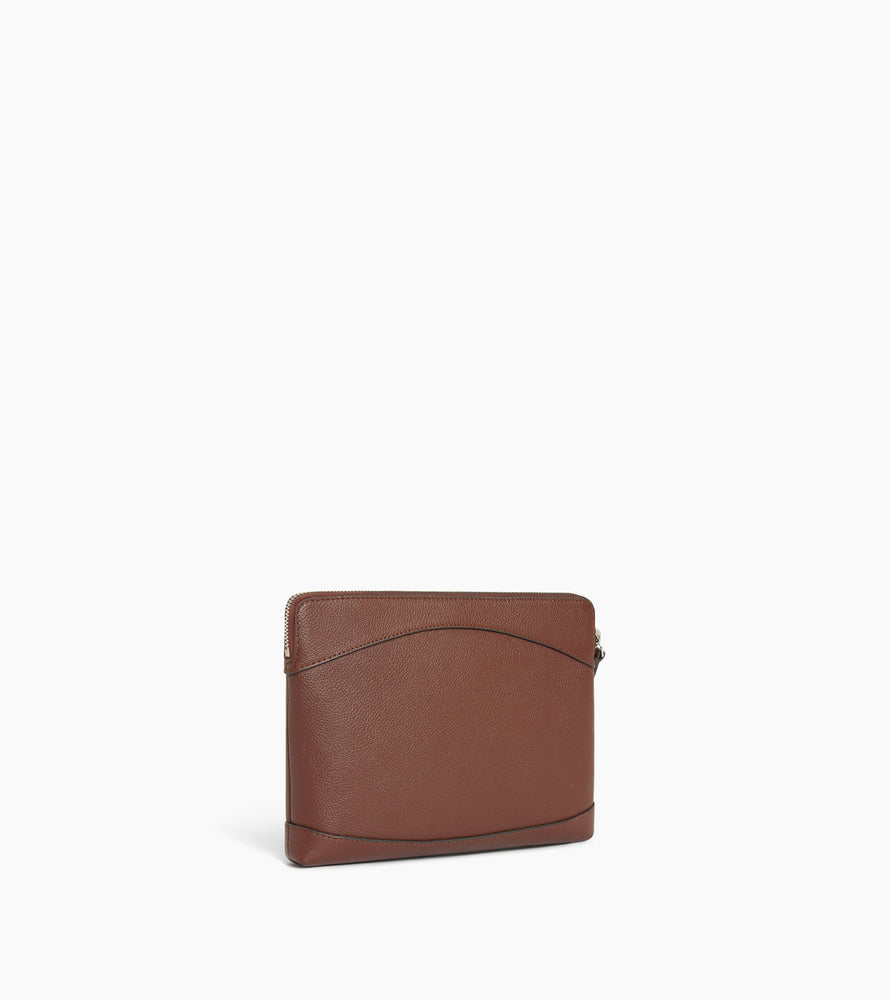 Zipped pouch in grained leather