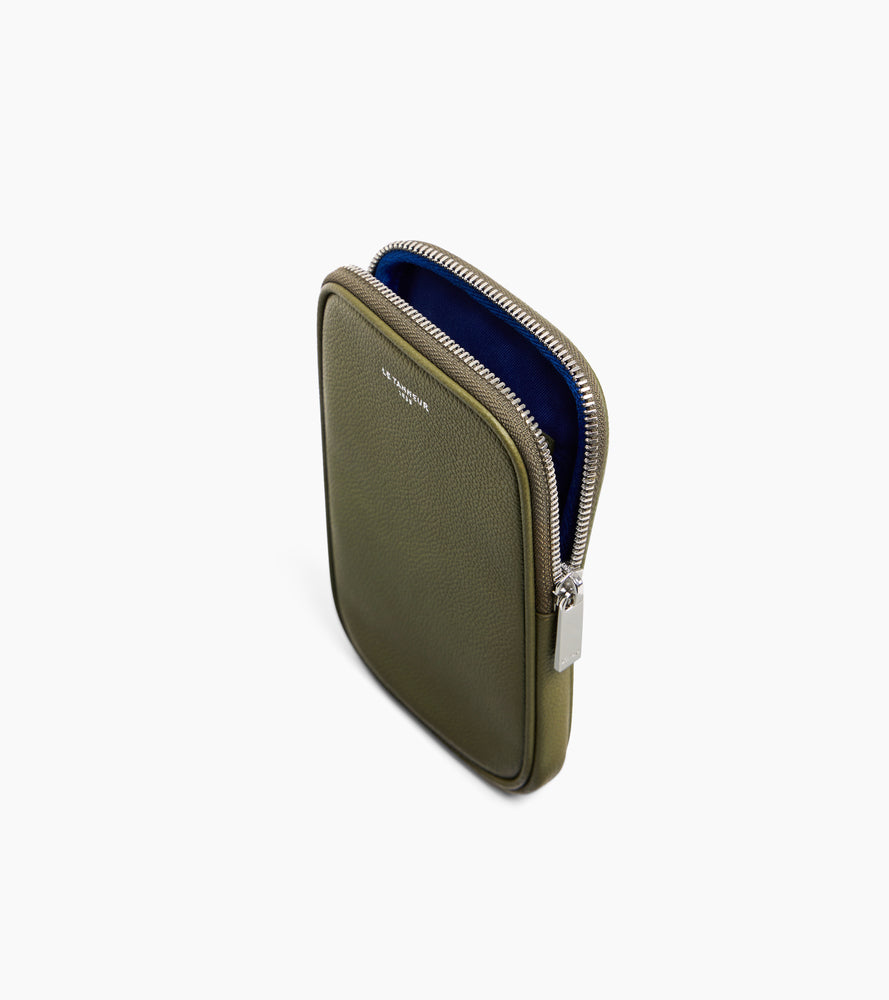 Phone case in grained leather