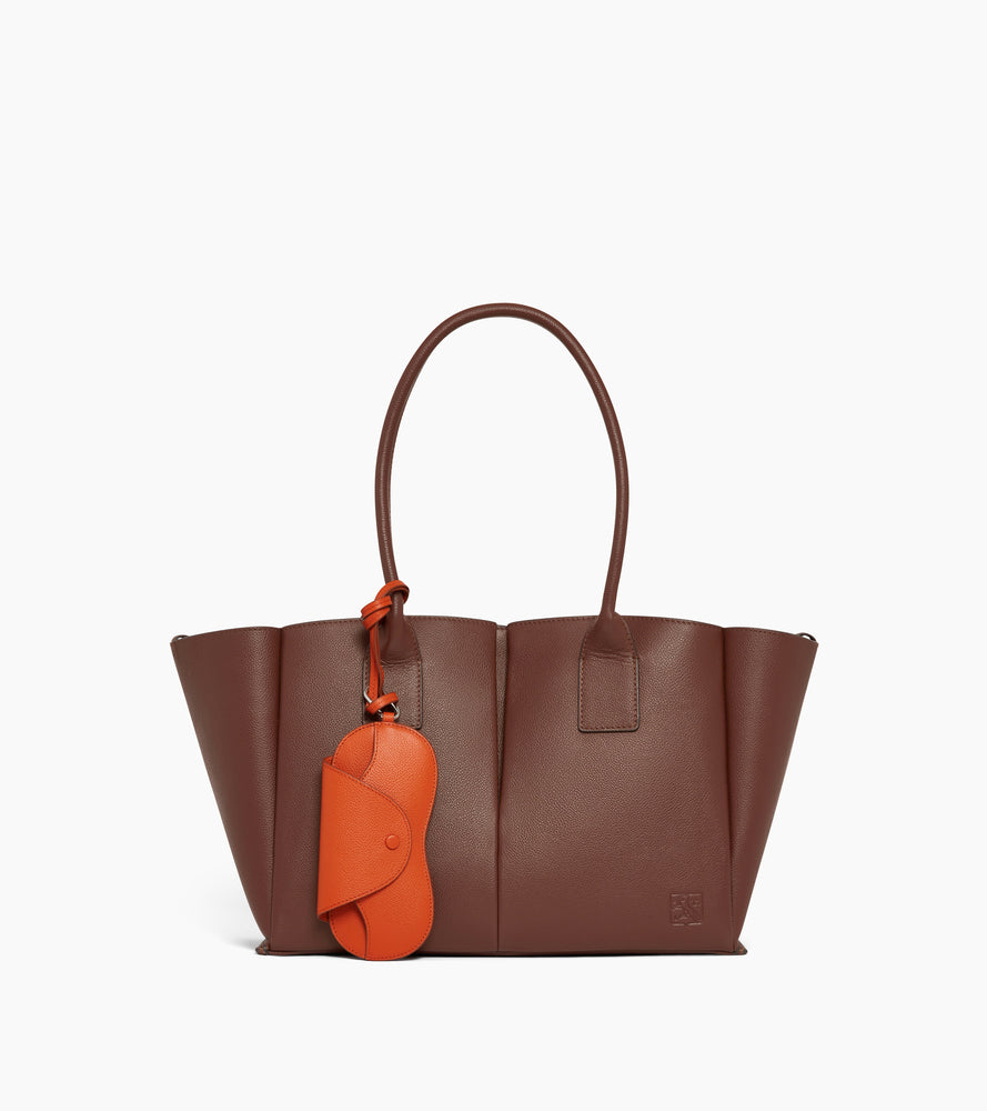 Glasses case with charms in grained leather