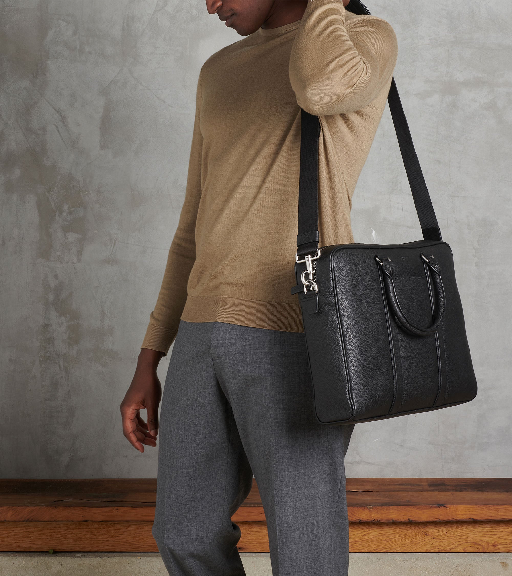 Charles 17" briefcase in grained leather medium size