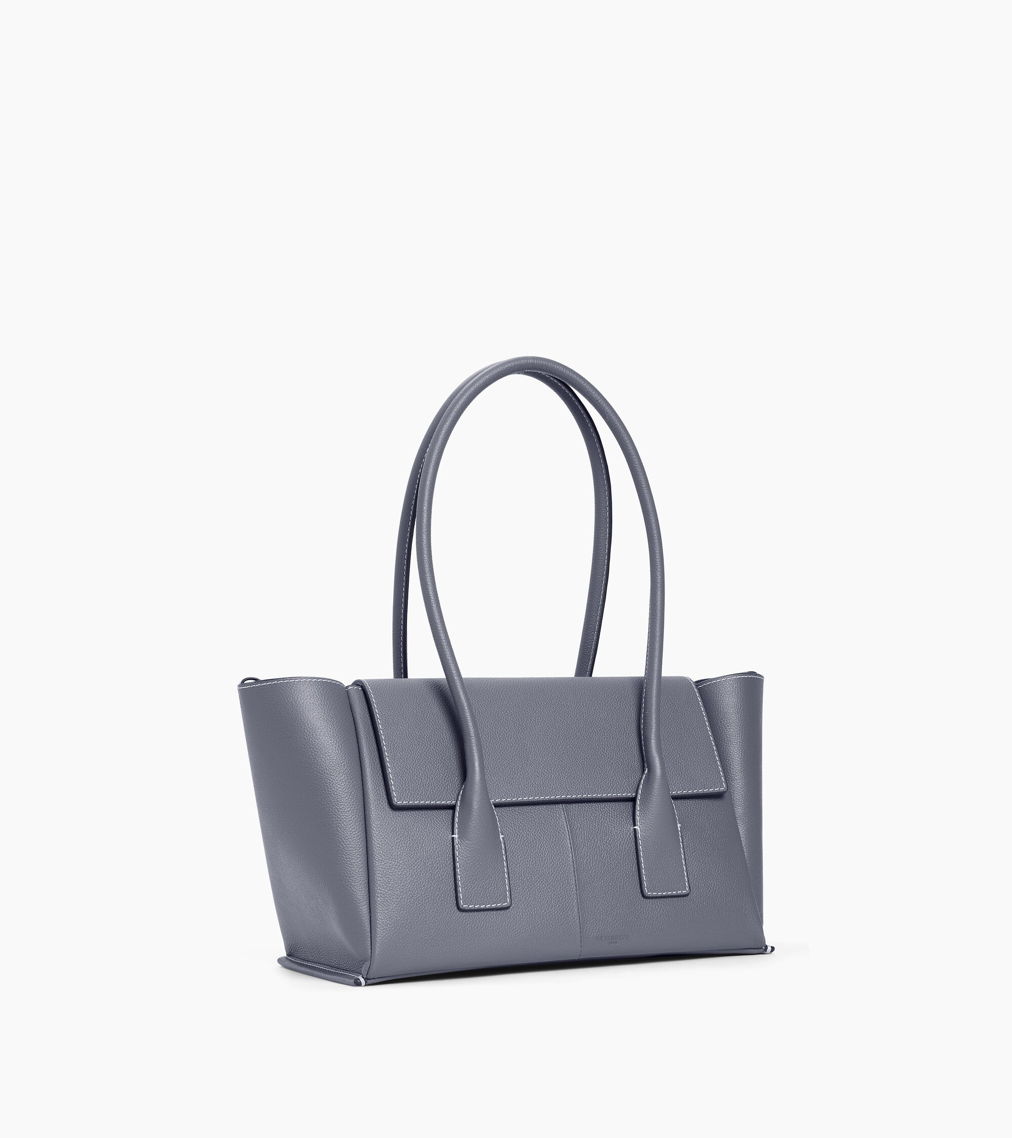 Sac cabas moyen modèle à rabat Elena en cuir grainé