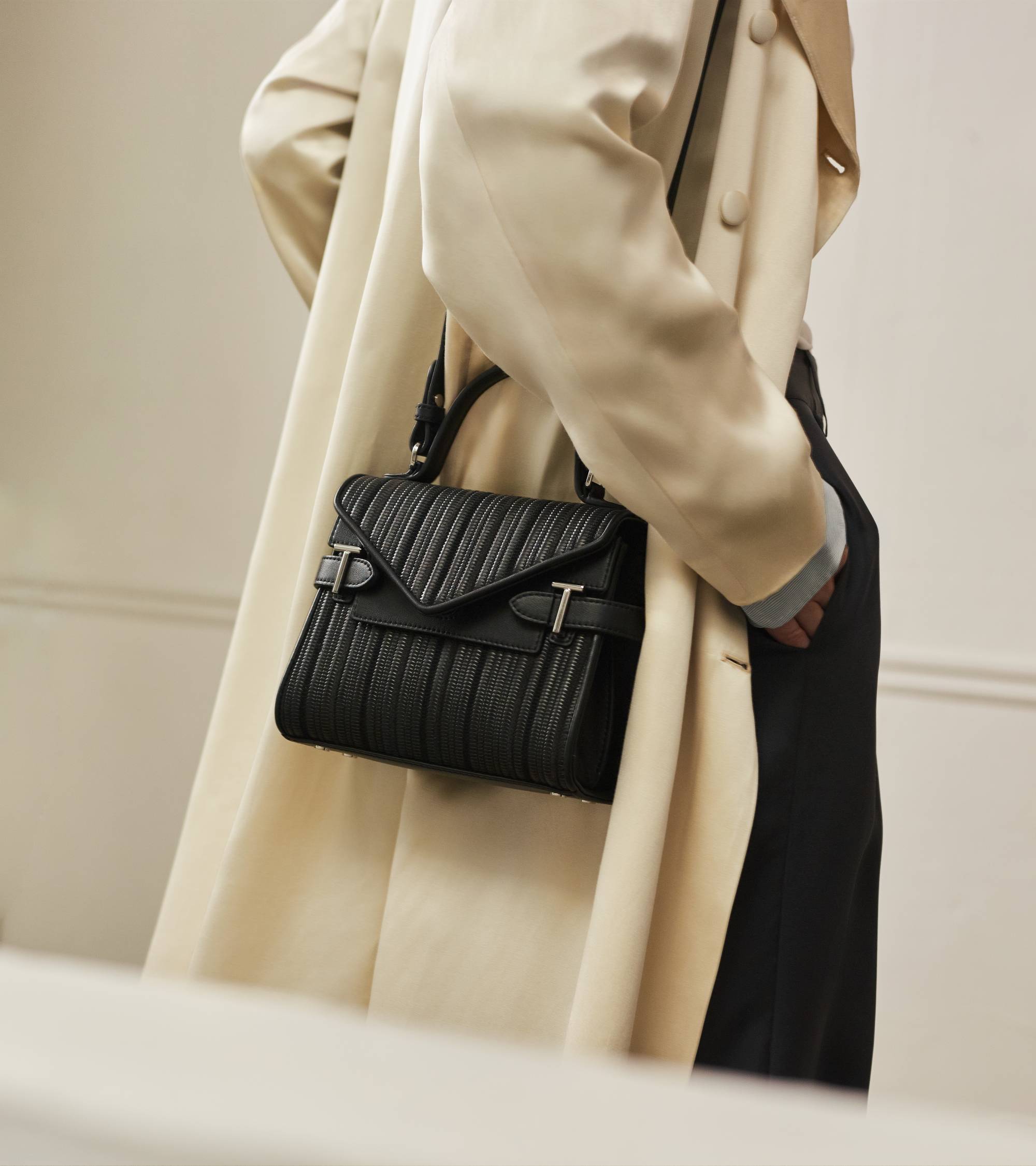Petit sac à main double rabat Emilie en cuir tressé réemployé