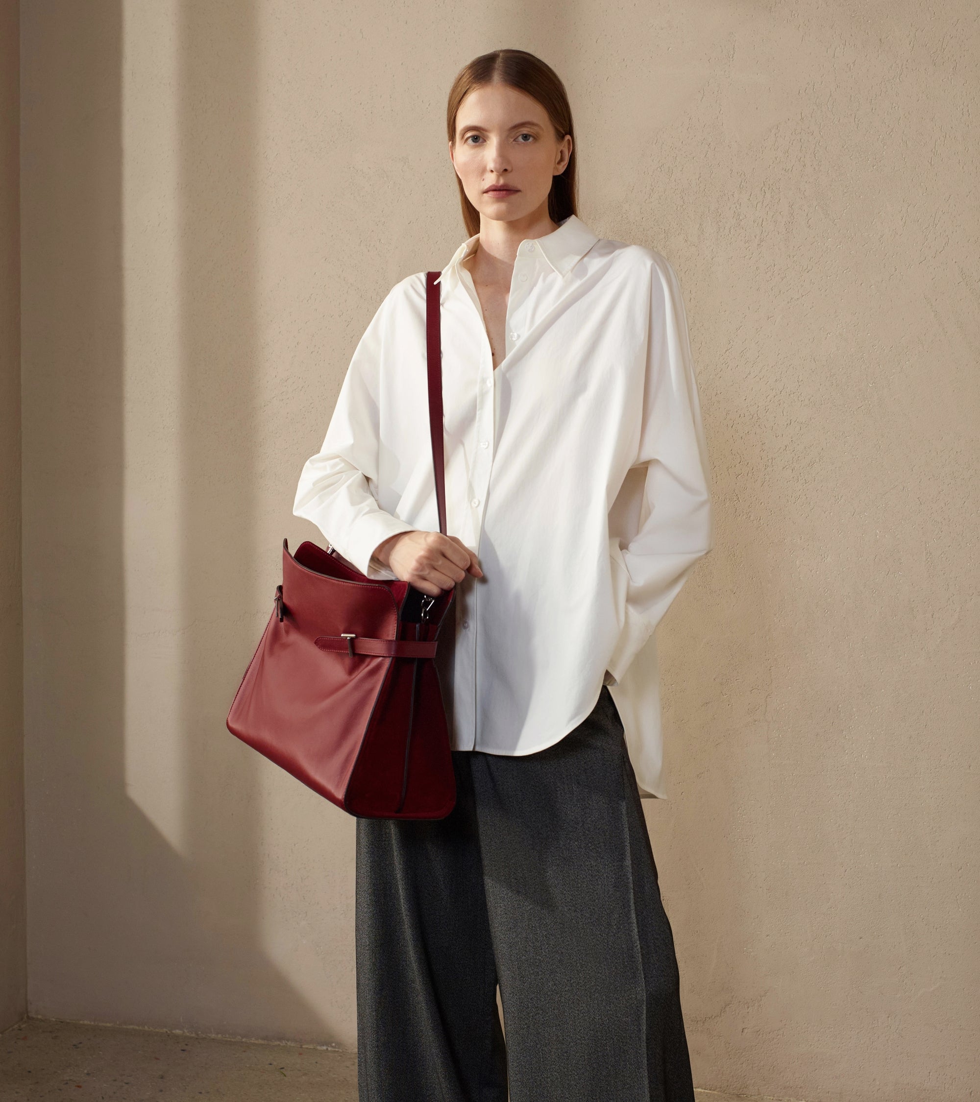 Sac porté épaule modèle maxi Emie en cuir lisse et nubuck