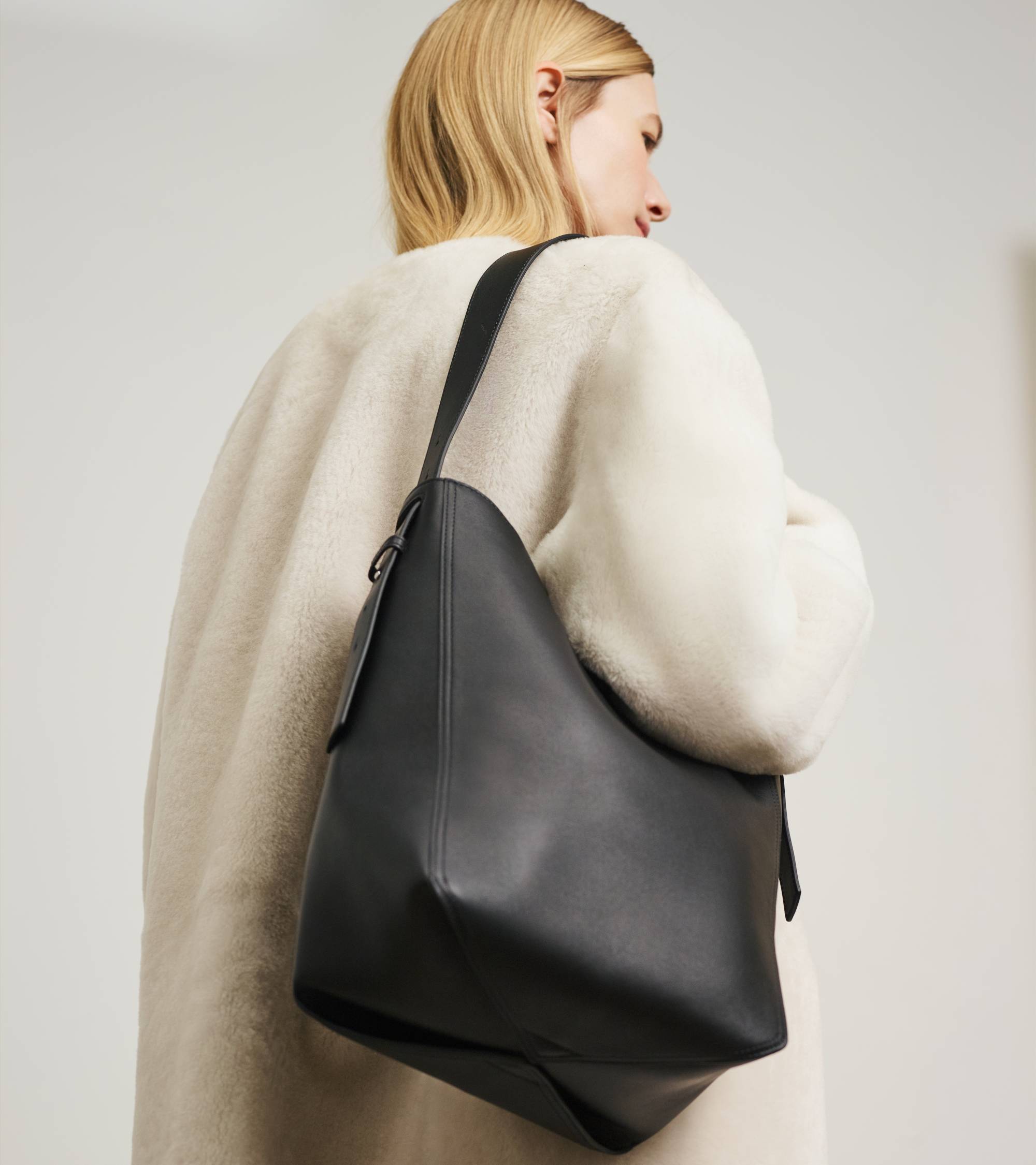 Sac hobo moyen modèle Céleste en cuir lisse