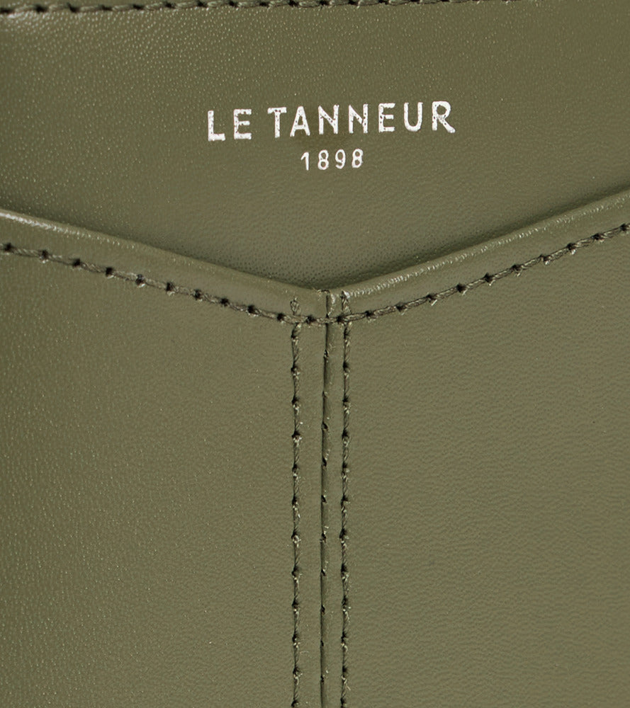 Charlotte vertical card holder in smooth leather