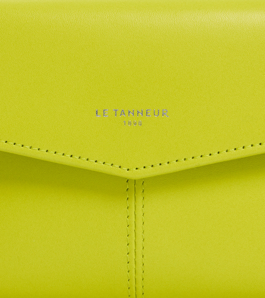 Pochette enveloppe moyen modèle Charlotte en cuir lisse