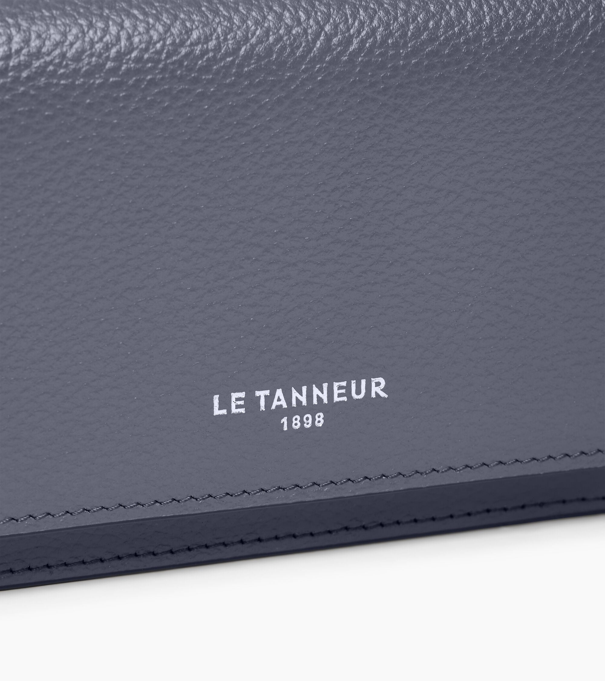 Porte cartes à rabat moyen modèle Louison en cuir grainé