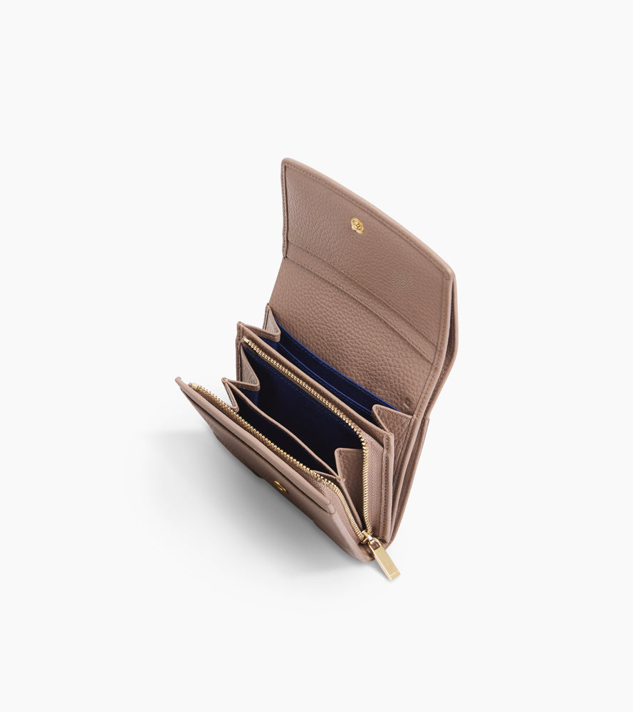 Romy flap wallet in grained leather
