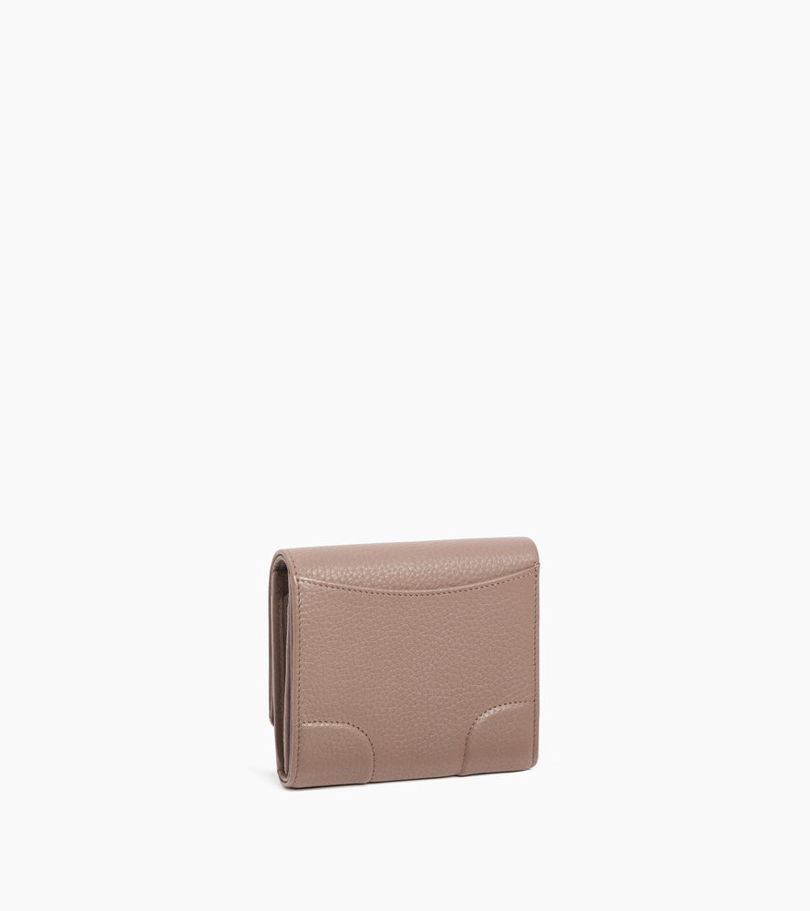 Romy flap wallet in grained leather